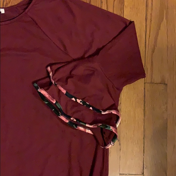 Maroon top with floral bell sleeve - Picture 2 of 4